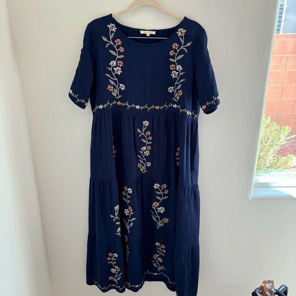 Tea N Rose Boutique Cathy Embroidered Pocket Dress - Picture 2 of 6